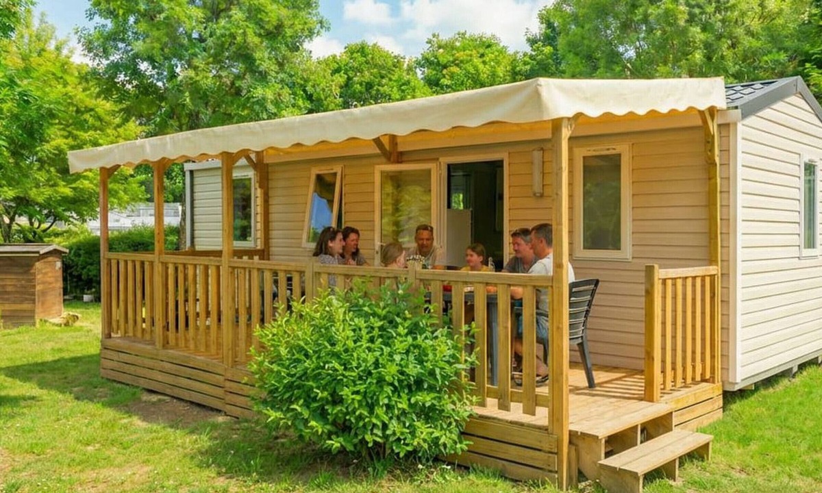 Saint-Gerons House | Comfortable mobile home with terrace in Saint-Gérons