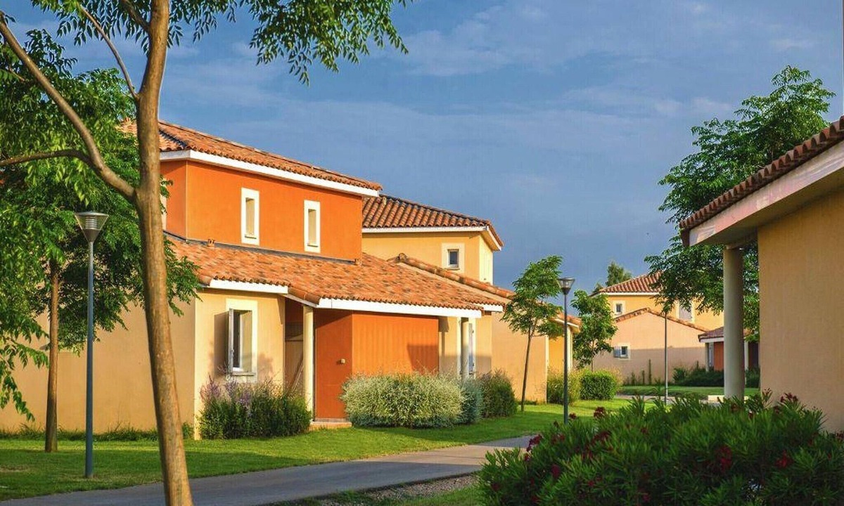 Fabregues House | Cottage with On-Site Fitness Room