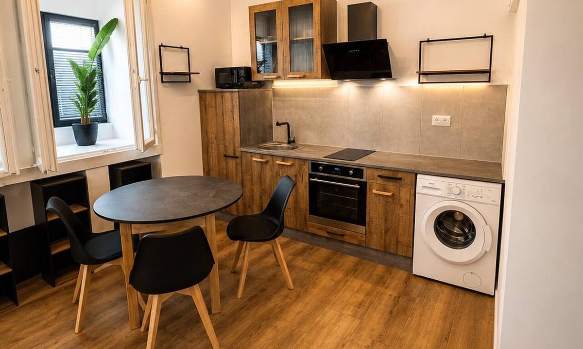 Montlucon Apartment | Cozy 2-bedroom apartment in the heart of the historic center of Montluçon