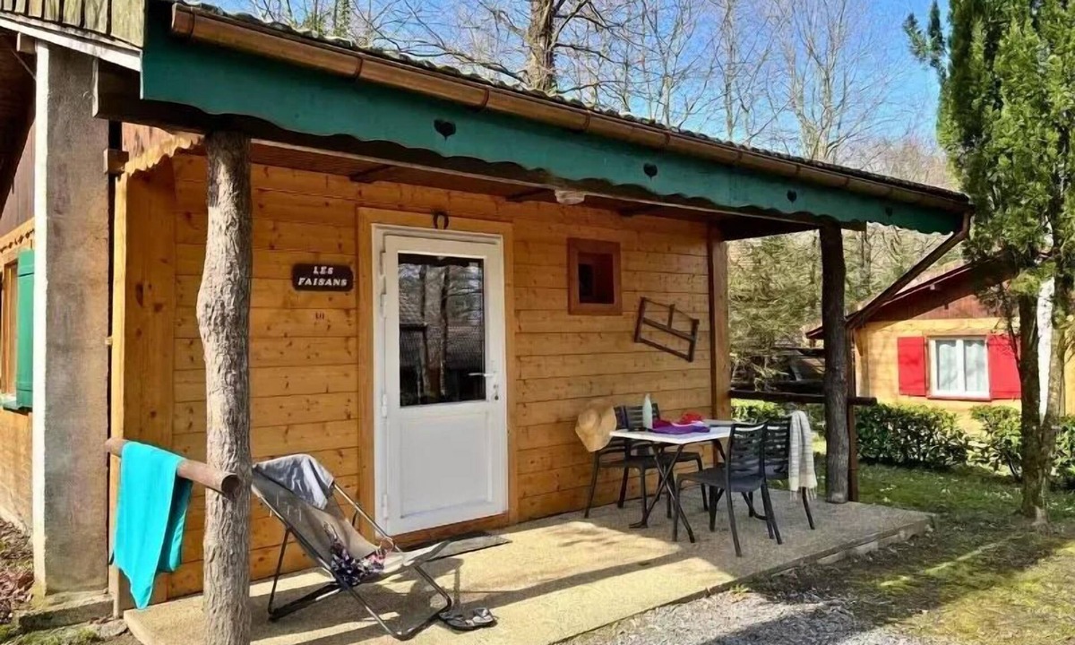Messery Ski Chalet | Cozy 2-Room Chalet with Mezzanine, Sleeps 3–4, + TV