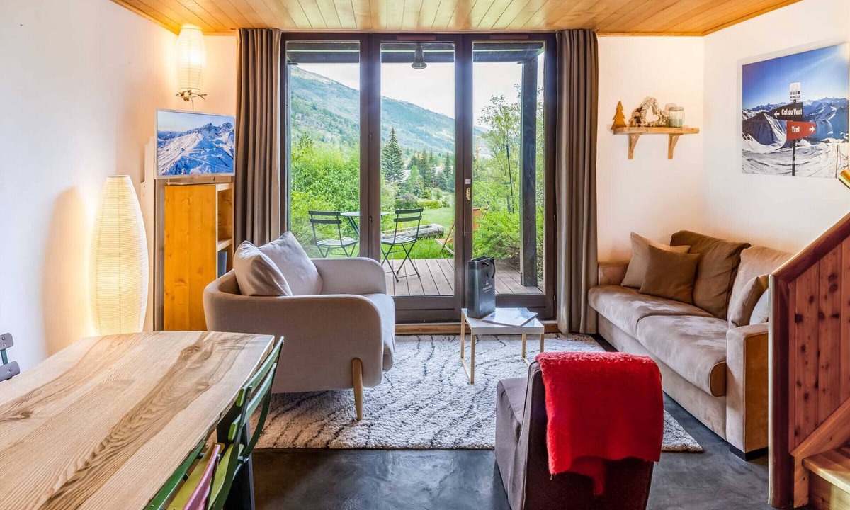 Monetier-les-Bains Apartment | Cozy apartment with garden and parking for 5 guests