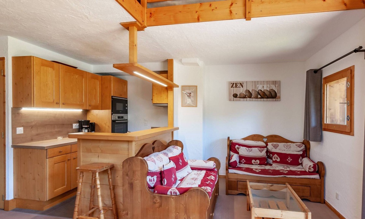 Meribel-Mottaret Apartment | Cozy chalet in Méribel with mezzanine and equipped kitchen