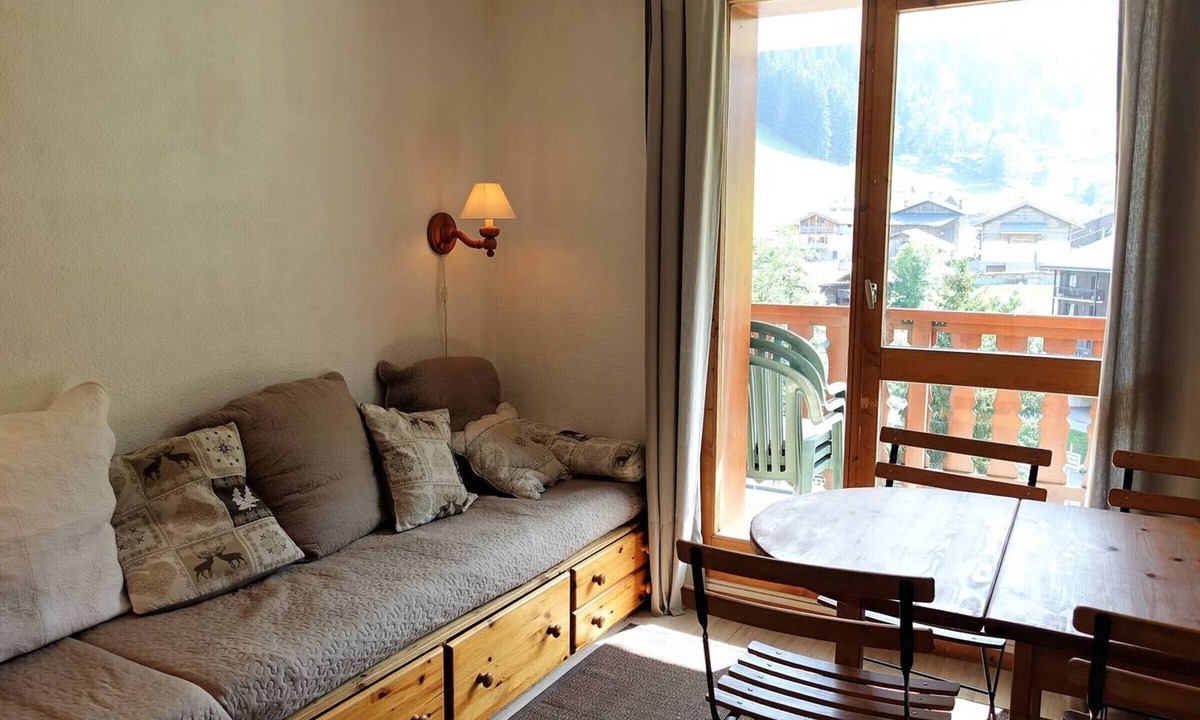 Areches Apartment | Cozy Ski Retreat for 2-4, South-Facing Balcony, Pool, Village Center, Ski-In/Ski-Out