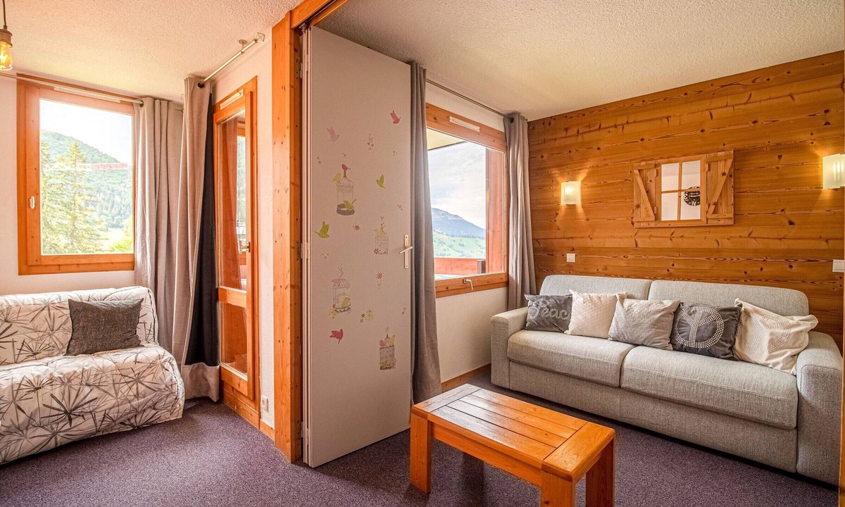 Valmorel Apartment | Cozy Studio, 50m from Slopes, Sleeps 3, Balcony, Ski Locker, Near Shops, Valmorel