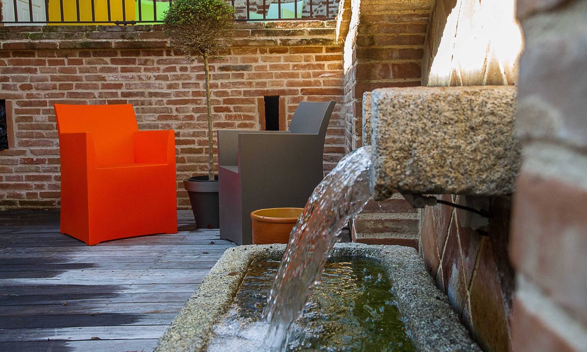 Lavaur House | Croix de Pastel: 11 bedrooms, 9 bathrooms, spa & pool. Quiet Townhouse