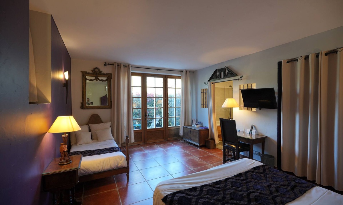 Daux Hotel | Domaine de Peyrolade