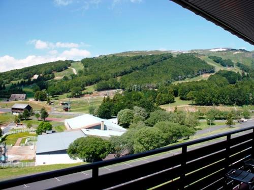 Besse-et-Saint-Anastaise Apartment | Duplex cosy 6-8 pers, au pied des pistes, garage, wifi - FR-1-814-130