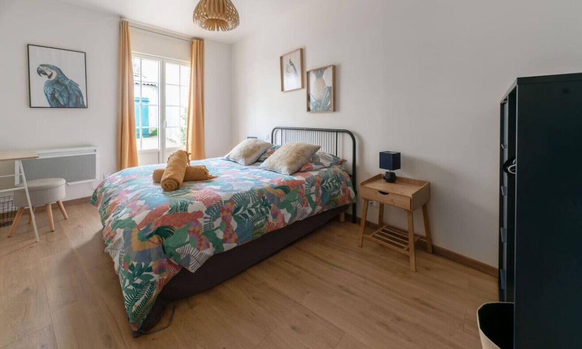 Champ-Capelet Apartment | Elegant loft with interior patio, free parking