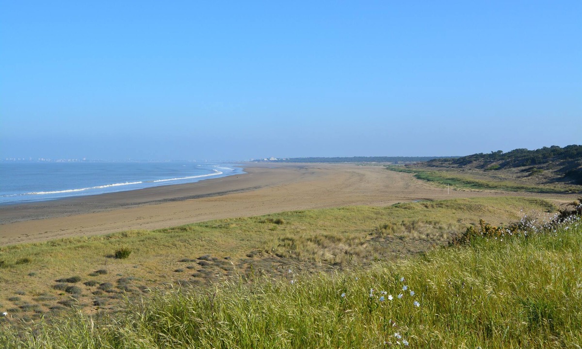 Saint-Michel-Chef-Chef House | Face beautiful panoramic sea beach Saint Brevin house 6 p, garden, wifi