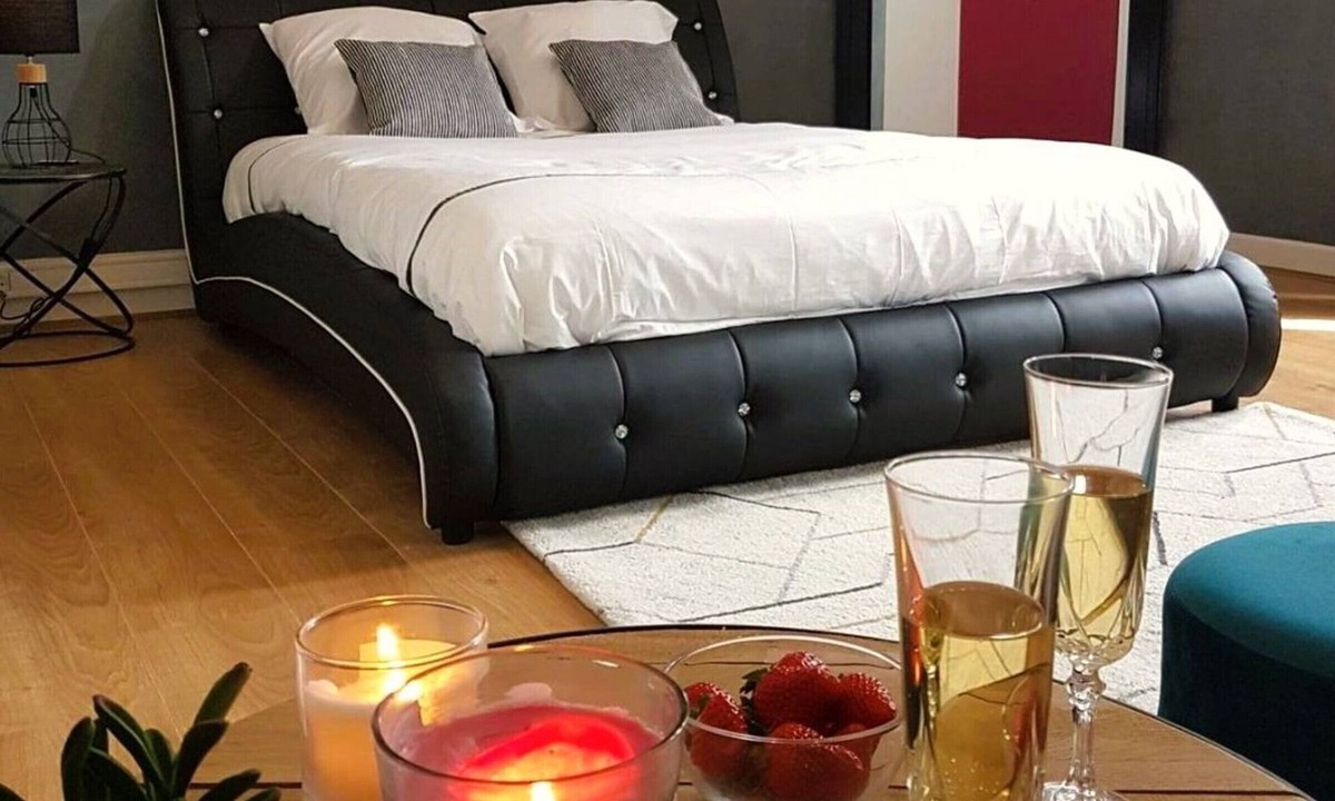 Cluis Bed & Breakfast | Family Suite at Castle with Park Balcony