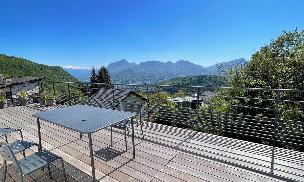 Pragondran Villa | Family villa with panoramic view and garden on the heights of Chambéry