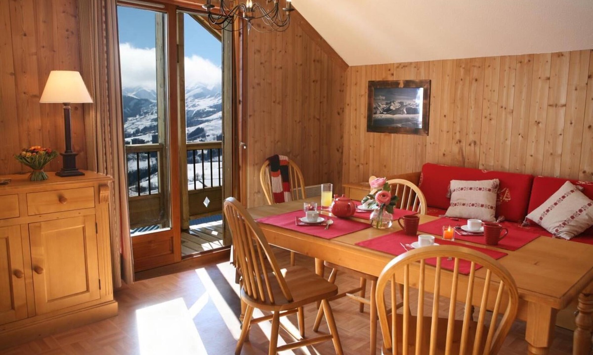 La Toussuire Apartment | Fitness, swimming pool, sauna, parking, tv, ski locker, 30m², La Toussuire