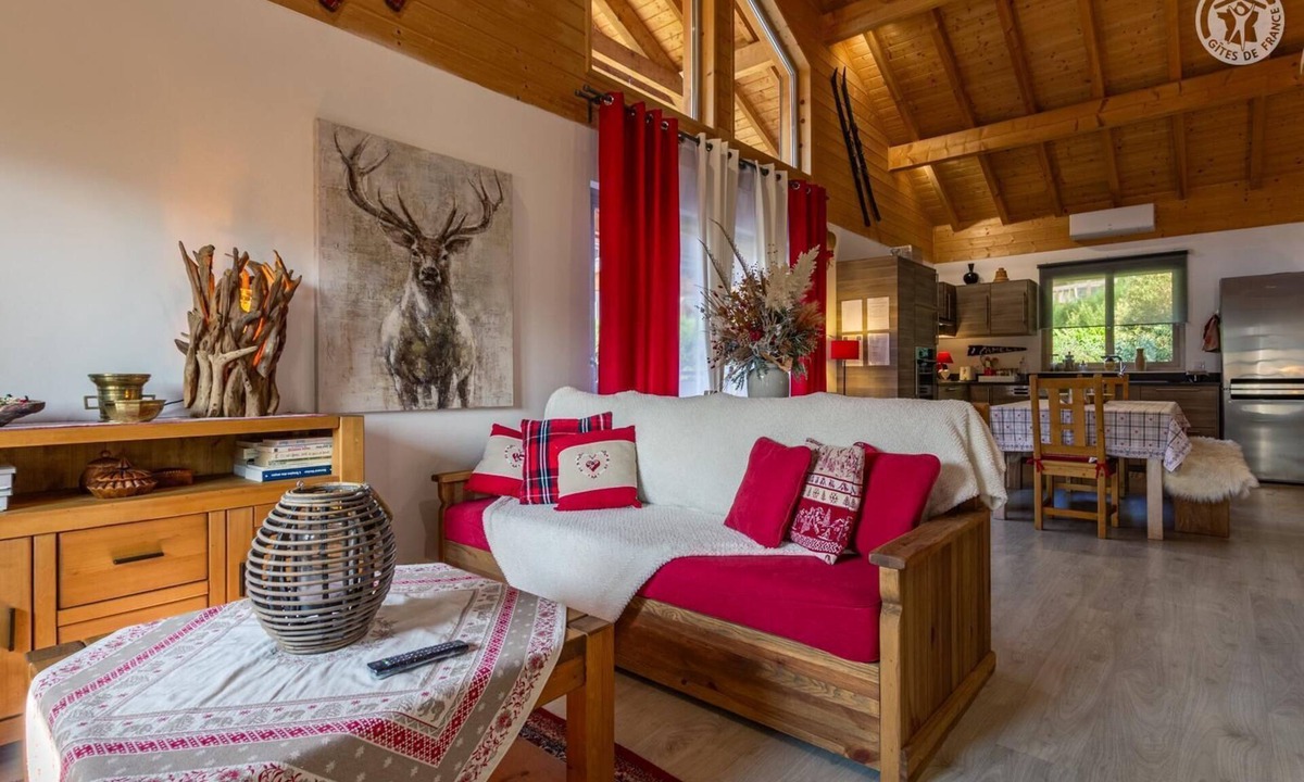 Coise-Saint-Jean-Pied-Gauthier House | THE COUNTRY COTTAGE