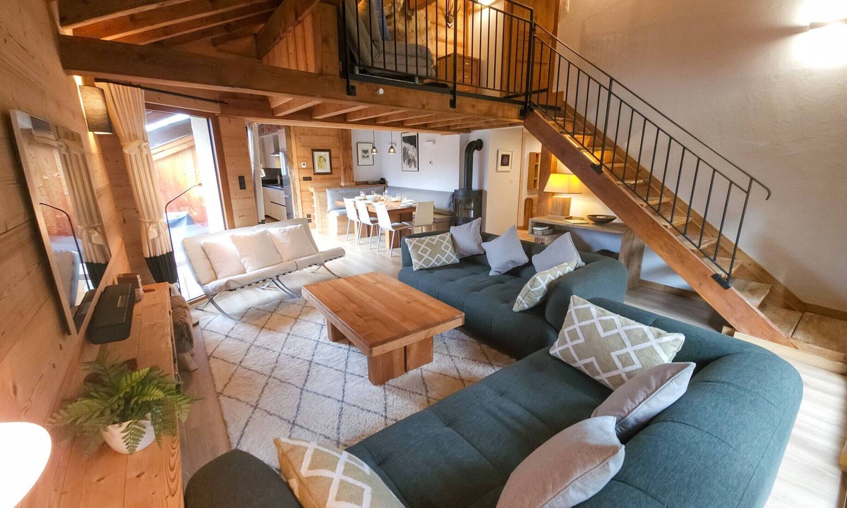 Saint-Martin-de-Belleville Apartment | Central St Martin Chalet, Near Ski Lift, Sleeps 10