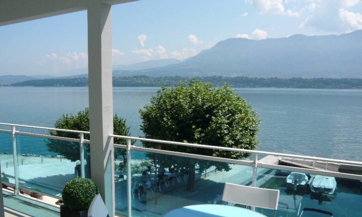 Le Bourget-du-Lac Apartment | GETAWAY AT THE EDGE OF LAKE BOURGET