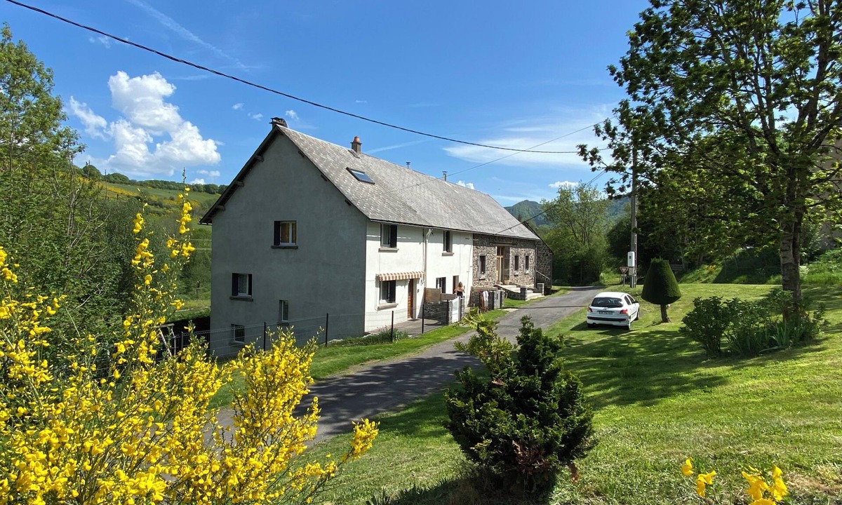 Perpezat House | Gîte du Fenil in the Heart of the Volcanoes