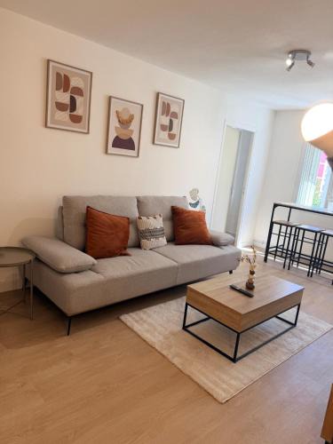 Alco Apartment | Grand T5 climatisé-4 Chambres-Parking-Tram 3min-8 Pers
