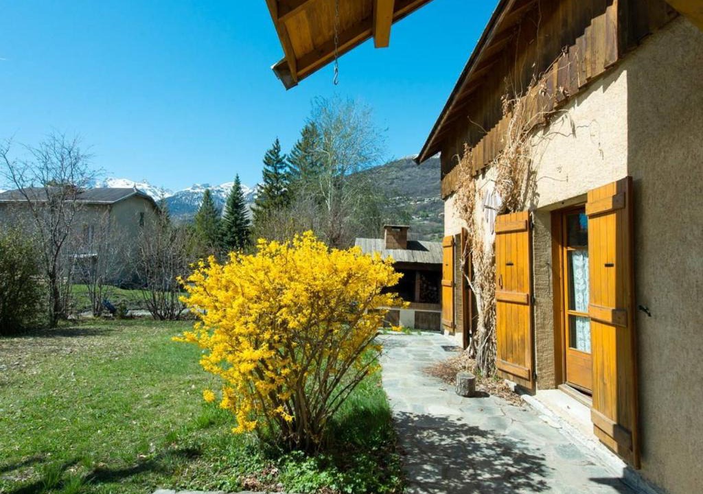 Briancon House | Grande villa familiale à Briançon, 6 pièces, 14 pers., jardin, terrasse, parking couvert et wifi - FR-1-330C-71