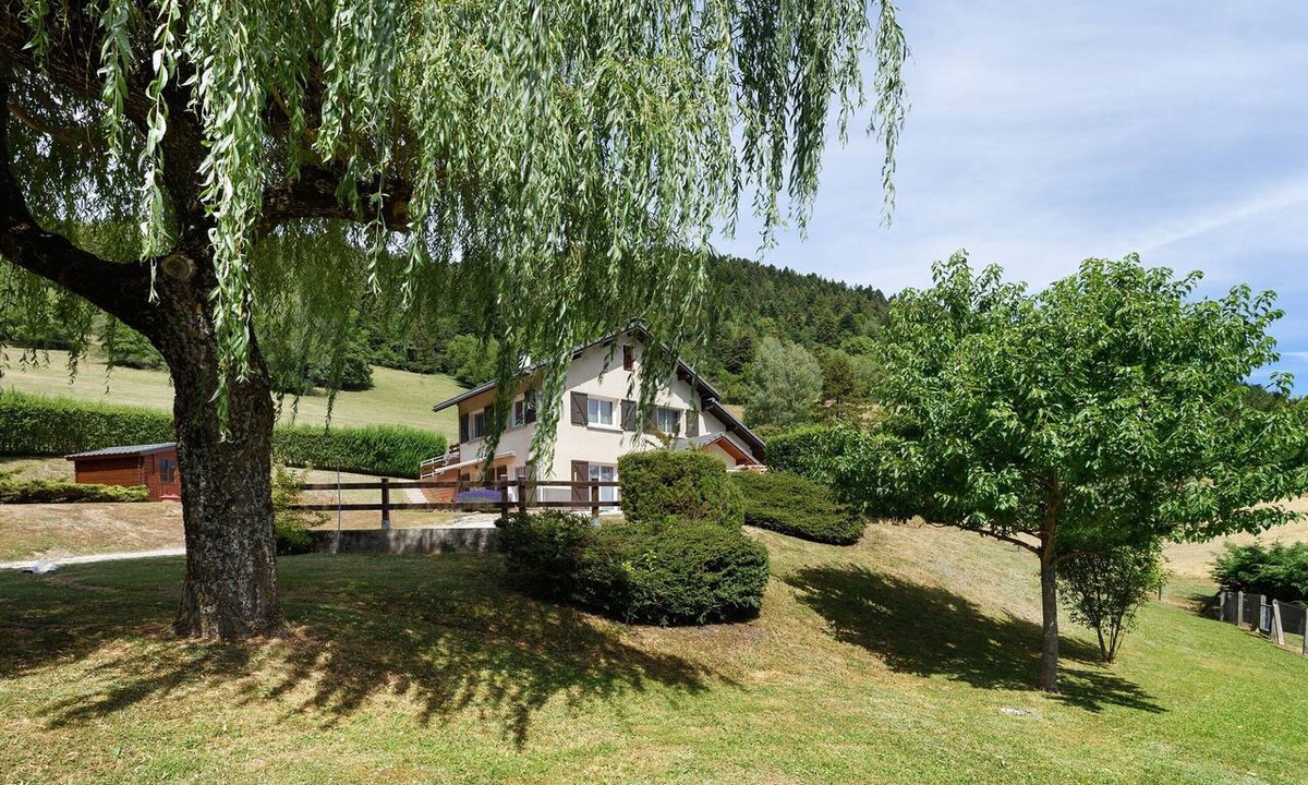 Engins Bed & Breakfast | Guest Room 'La Rossinière' with Mountain View, Private Terrace, and Wi-Fi