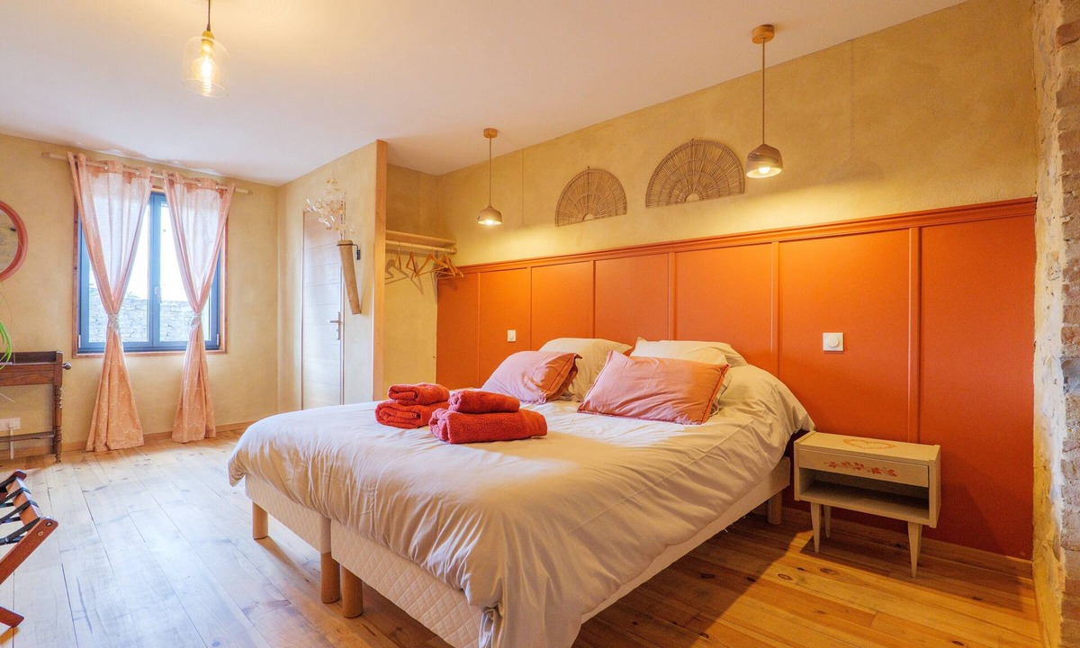 Saint-Remeze Bed & Breakfast | Guest Room “La Terre d’à Côté” with Shared Terrace and Wi-Fi
