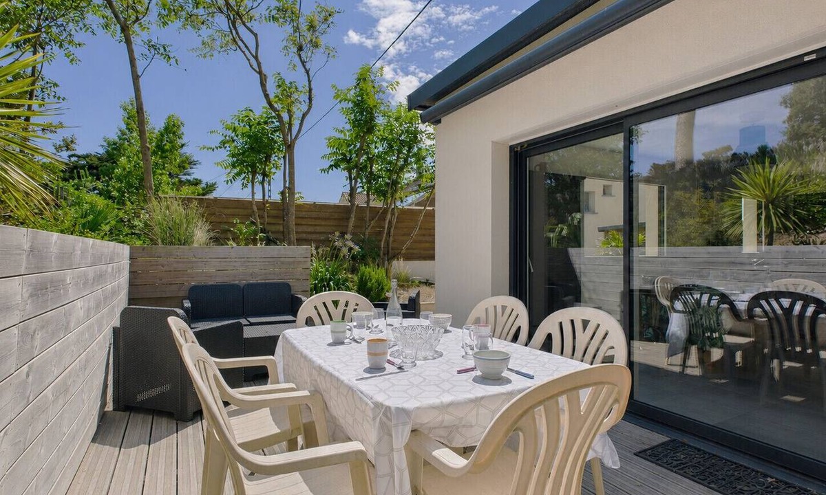 Saint-Michel-Chef-Chef House | House by the sea - 15m from the beach