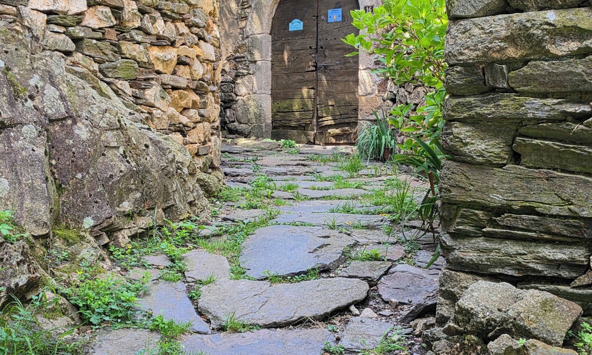 Saint-Melany House | House with slate roof : Ma Totéa