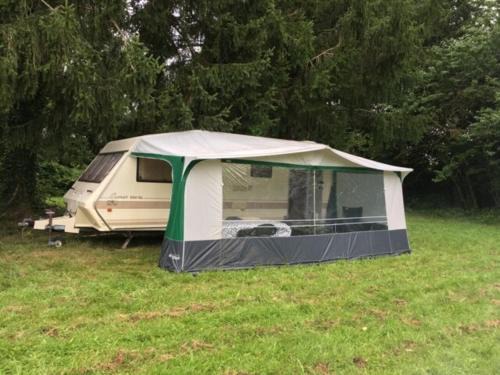 Domfront en Poiraie House | Inviting 2-Bed Cabin in Domfront En Poiraie