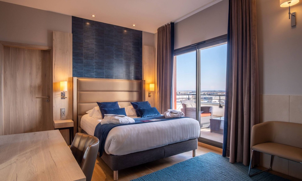 Porte Des Alpes - Mi Plaine - Manissieux Hotel | Kyriad Prestige Lyon Est - Saint Priest Eurexpo Hotel and Spa