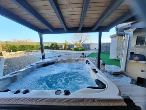 Lussas House | L'Ardétente - Le cosy, Piscine et SPA en Ardèche, Adults only