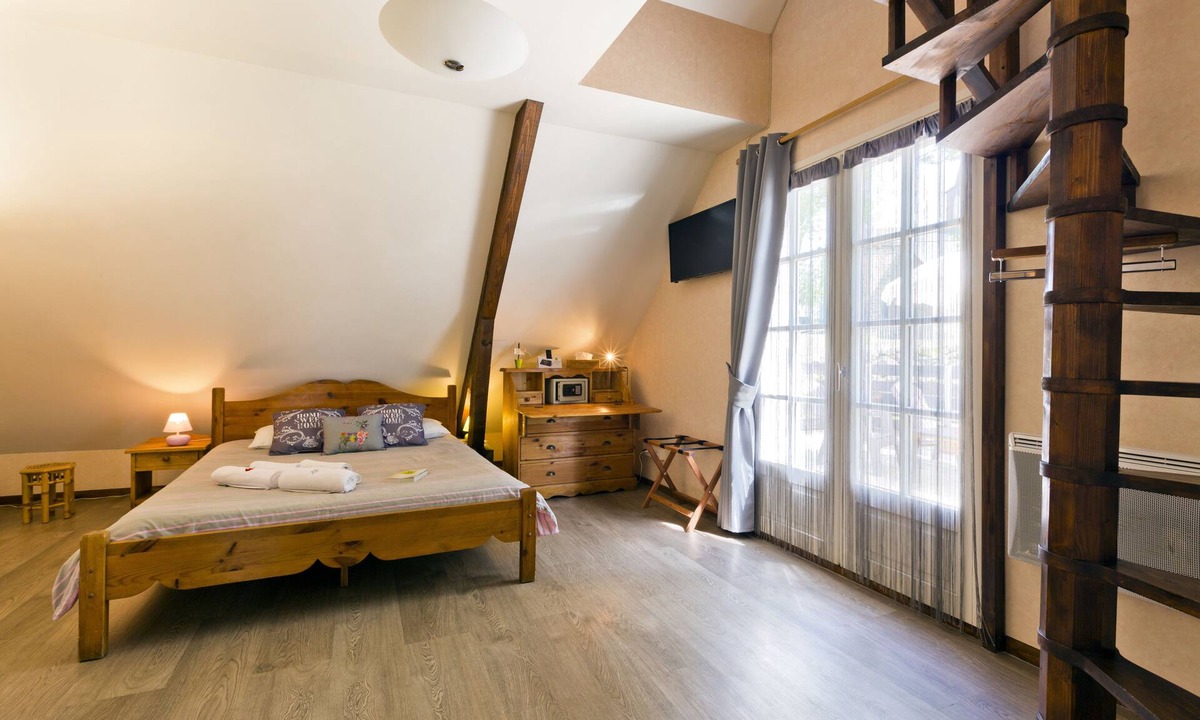 Saint-Victor-la-Riviere Hotel | L'Auberge du Bougnat