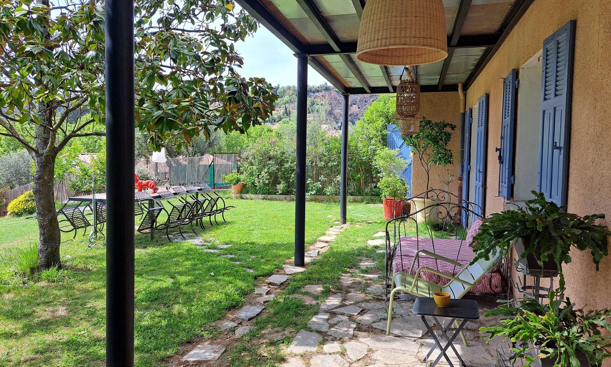 Cotignac House | "L'Autre Maison" Cotignac 6 pers bright beautiful garden view, all inclusive price!