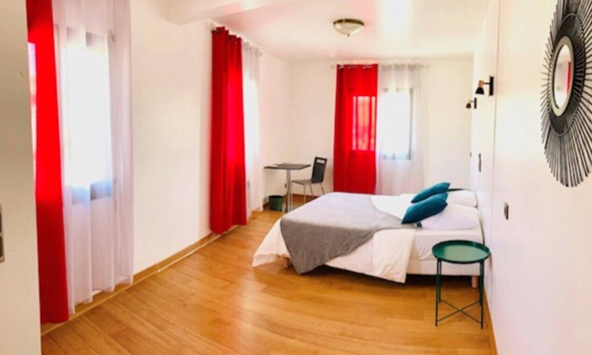 Pont-Saint-Esprit Hotel | La Bourse