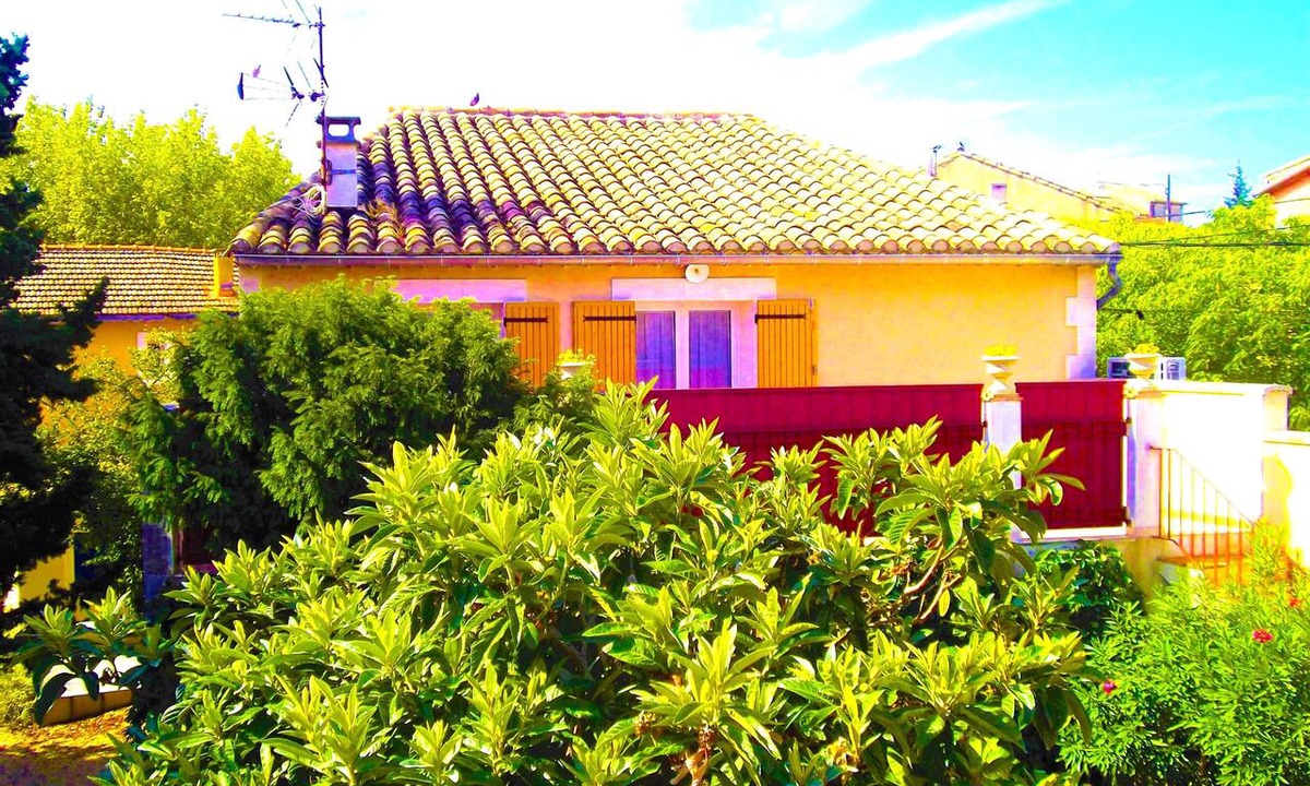 Vedene Apartment | La Cigale Appart-Villa 2 pers indépendant in Provence Village near Avignon