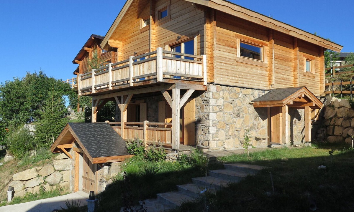 Font-Romeu-Odeillo-Via Ski Chalet | LARGE CHALET, MAGNIFICENT VIEW, VERY SUNNY. 5 MINUTES FROM DOWNTOWN.