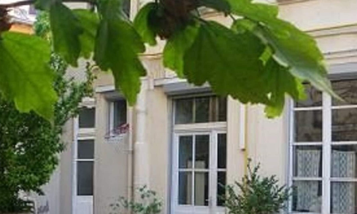 La Croix Rousse Apartment | Large, quiet studio with sleeping area, in old building with courtyard