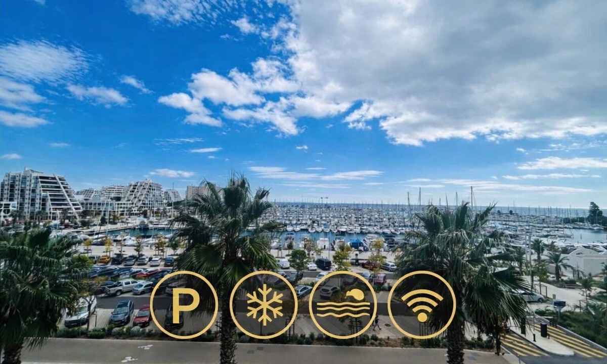 La Petite Motte Apartment | Large t2 with magnificent view of the port -wifi -Clim - parking