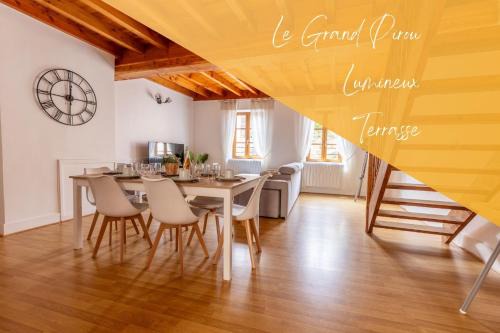 Thiers Apartment | Le Grand Pirou - Climatisé - Séjour confort