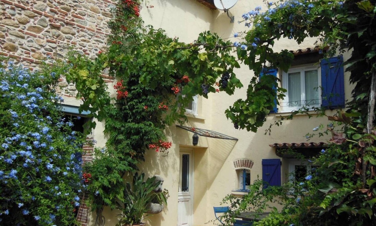 Elne House | Le Mas Calmettes: Charming Catalan farmhouse located 3 km from the sea