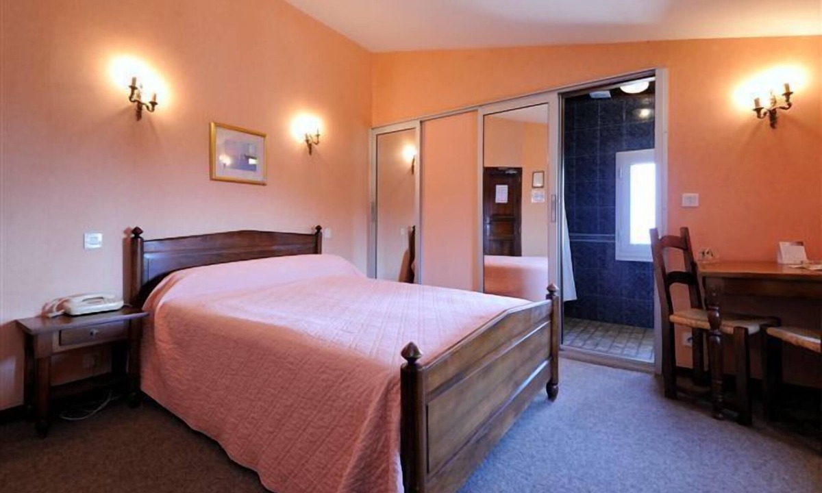 Le Barroux Hotel | Les Géraniums