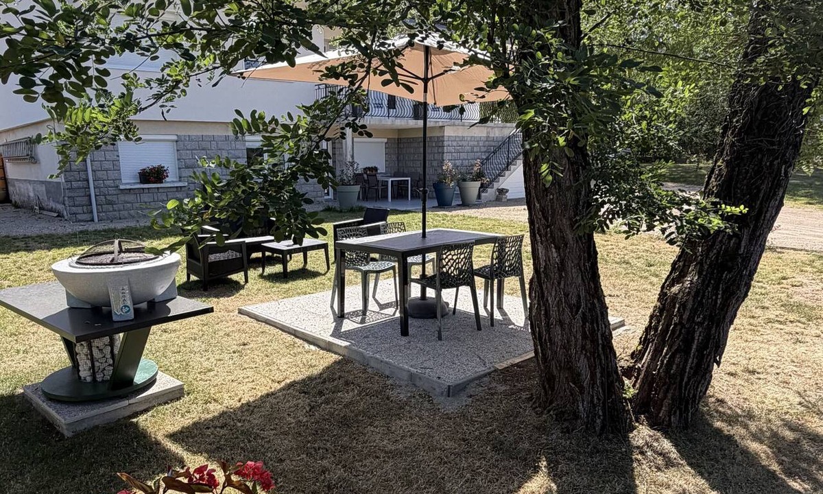 Arpajon-sur-Cere Apartment | Les Grands Arbres ★ Comfort, space, and nature near Aurillac