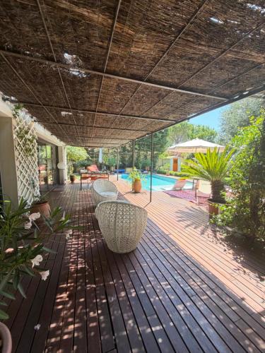 Vedene House | Maison AdriAnna