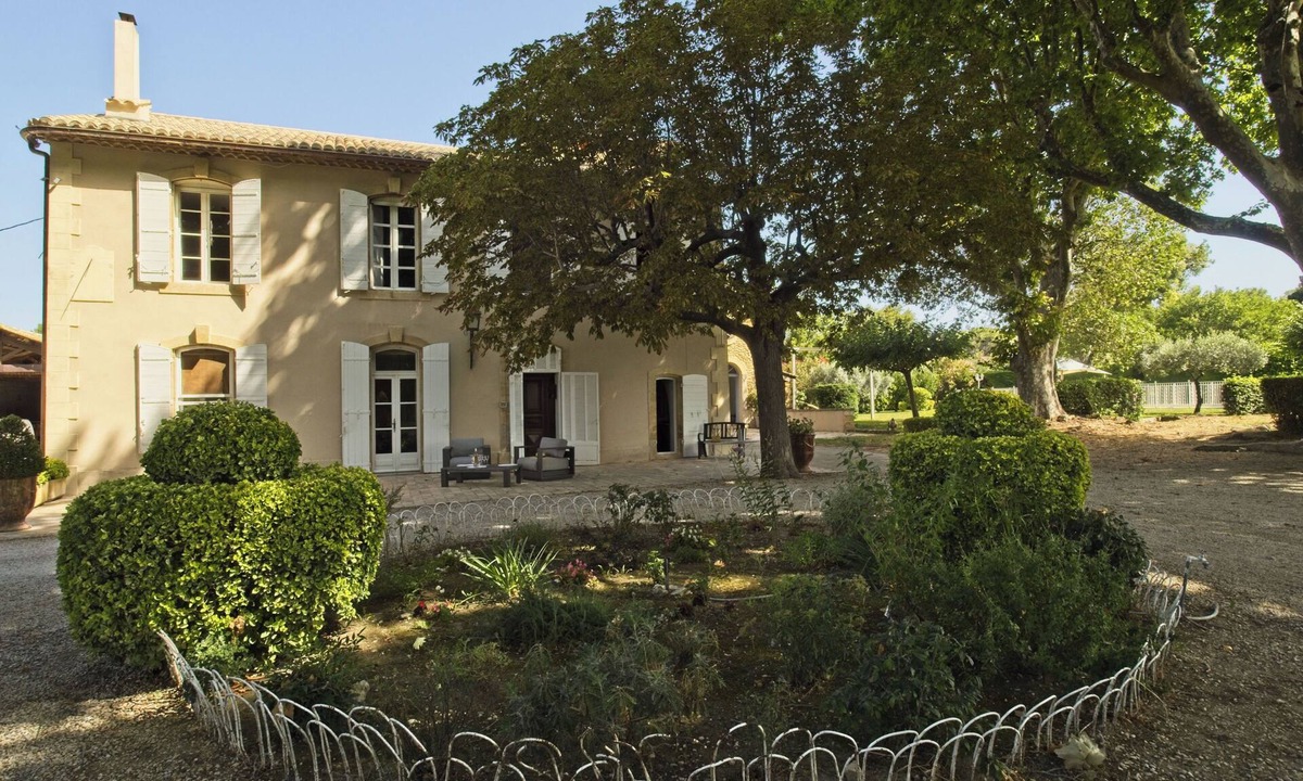 Saint-Chamas House | Maison de Famille du XIX° siècle - Property in Terre de PROVENCE- swimming pool