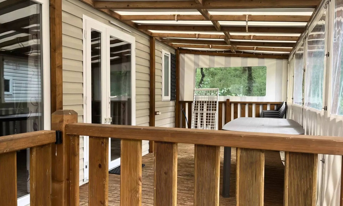 Saint-Mande-sur-Bredoire House | Mobile Home 24Bis (sleeps 6)