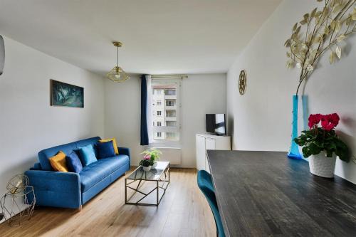 Jean Moulin - Marius Berliet Apartment | "Monplaisir", parking, espace de travail avec wifi, proximité commerces, gare, Université Lyon 3 , Tram T2, T4 et C25, idéal voyages d'affaires et tourisme