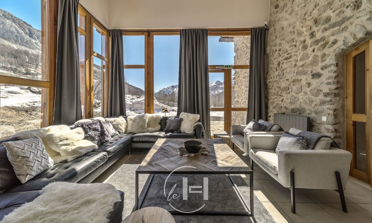 Monetier-les-Bains Ski Chalet | Mountain chalet -S'erre Chevalier Parc des écrins ski vtt hiking