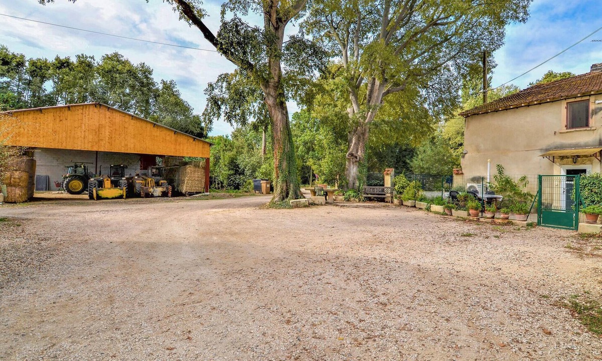 Arles House | Nice home in Arles with WiFi