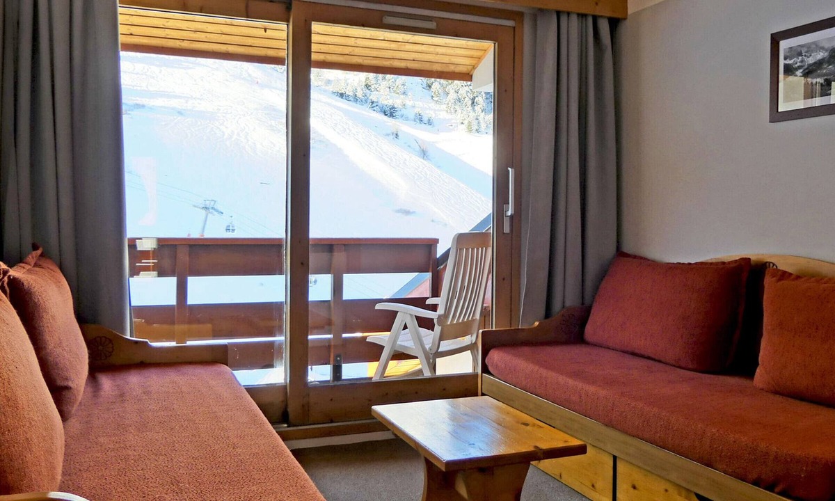 Meribel-Mottaret Apartment | Pleasant West Duplex Châtelet Area - Ideal for Family of 6