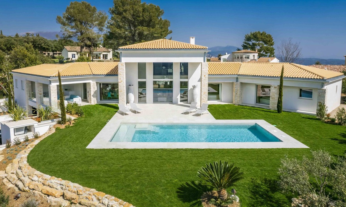 Peymeinade Villa | Proche de Mougins, Propriété de Luxe, vue Panoramique, Environnement Privilégié