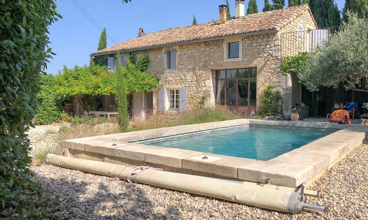La Garde-Adhemar Ski Chalet | Provençal farmhouse with pool in the Drôme Provençale, La Garde-Adhémar