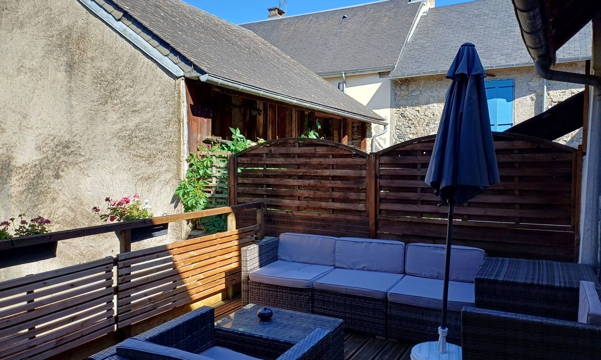 Campan House | Pyrenees family house for 10 people. games room, billiards, terrace.